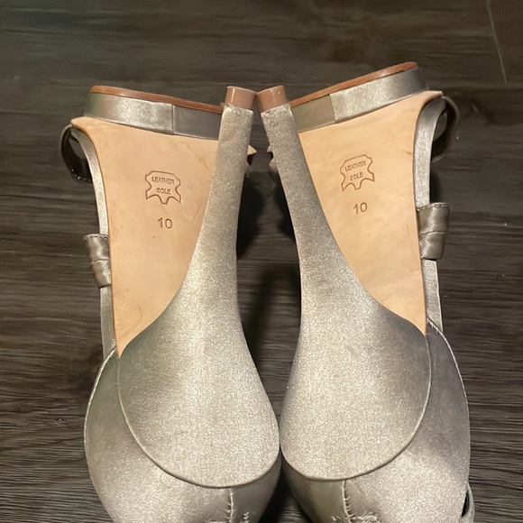 BCBG Pewter High Platform Heels 10M NWOT - Picture 11 of 12